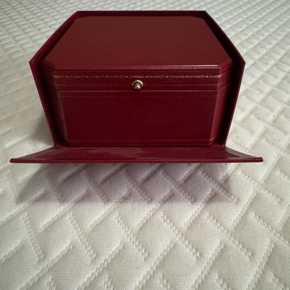 Love Bracelet, Small Model in Y-G 16 VIDEO BELOW 

Comes w/ box, authentic card - Picture 8 of 8